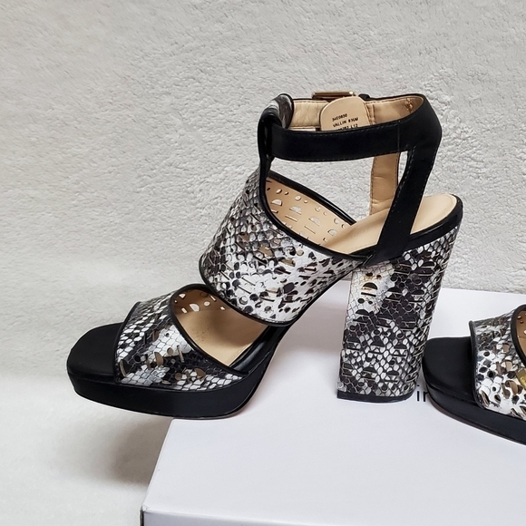 CALVIN Klein Vallin Black White Snakeskin Laser Strap Platform Block Heel Sandal - Picture 6 of 16